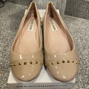 Steve Madden KStudd Patent Flat